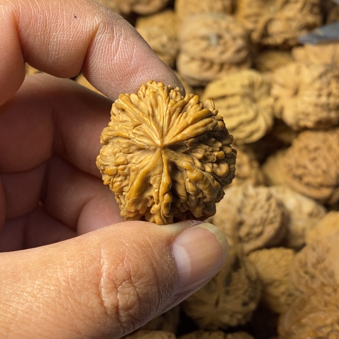 问***林文玩核桃吊坠文玩