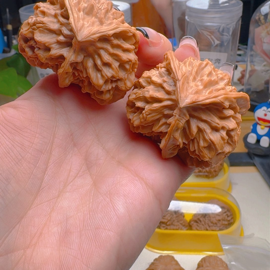 核桃把件帝王异型猫头鹰