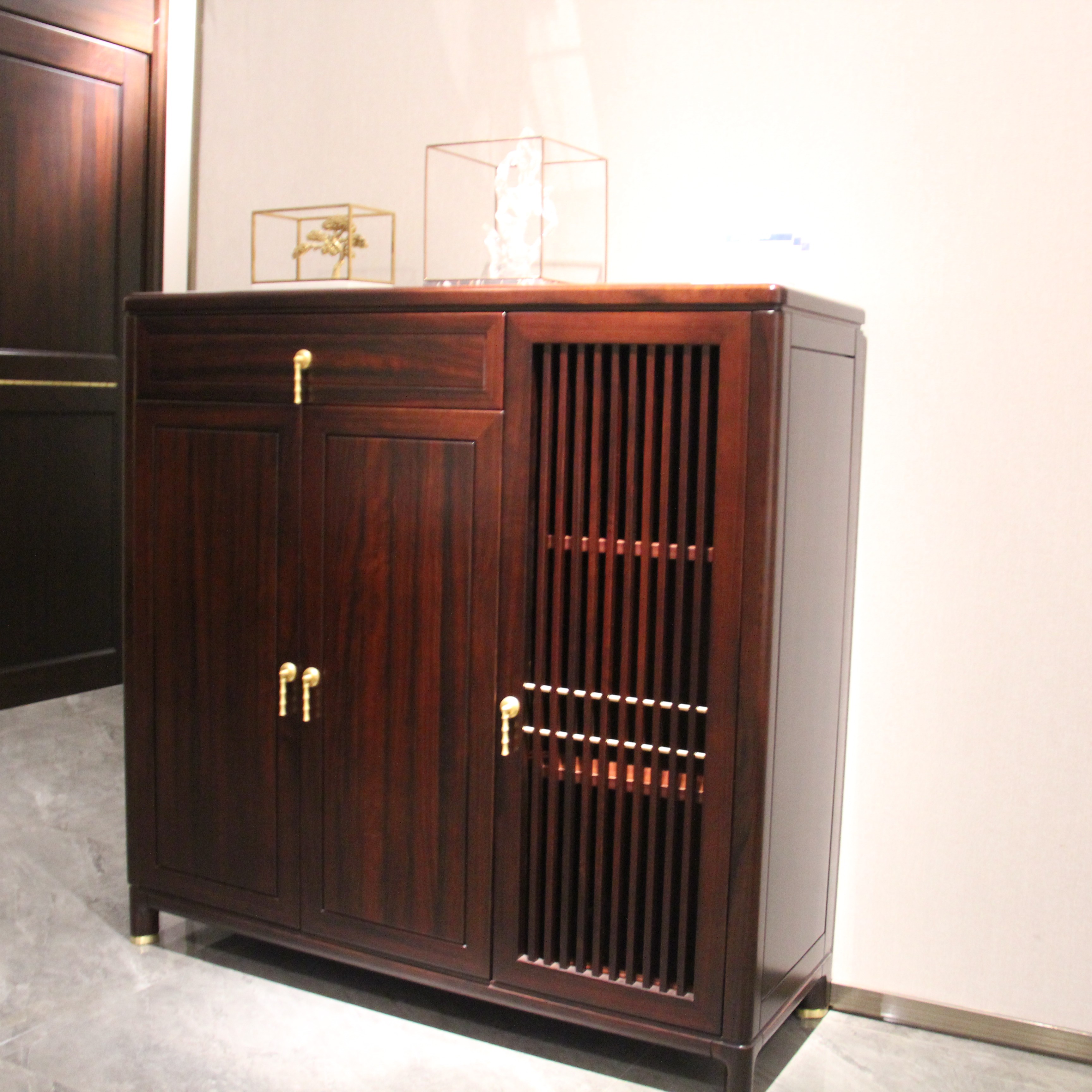 赖氏家具东辰鞋柜