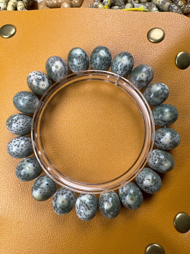 海南星月菩提石玉料玄月苹果珠14*11（mm）