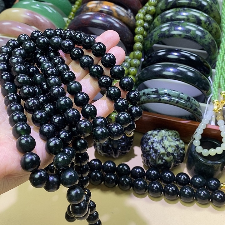 蛇纹石玉未镶嵌卡10多圈