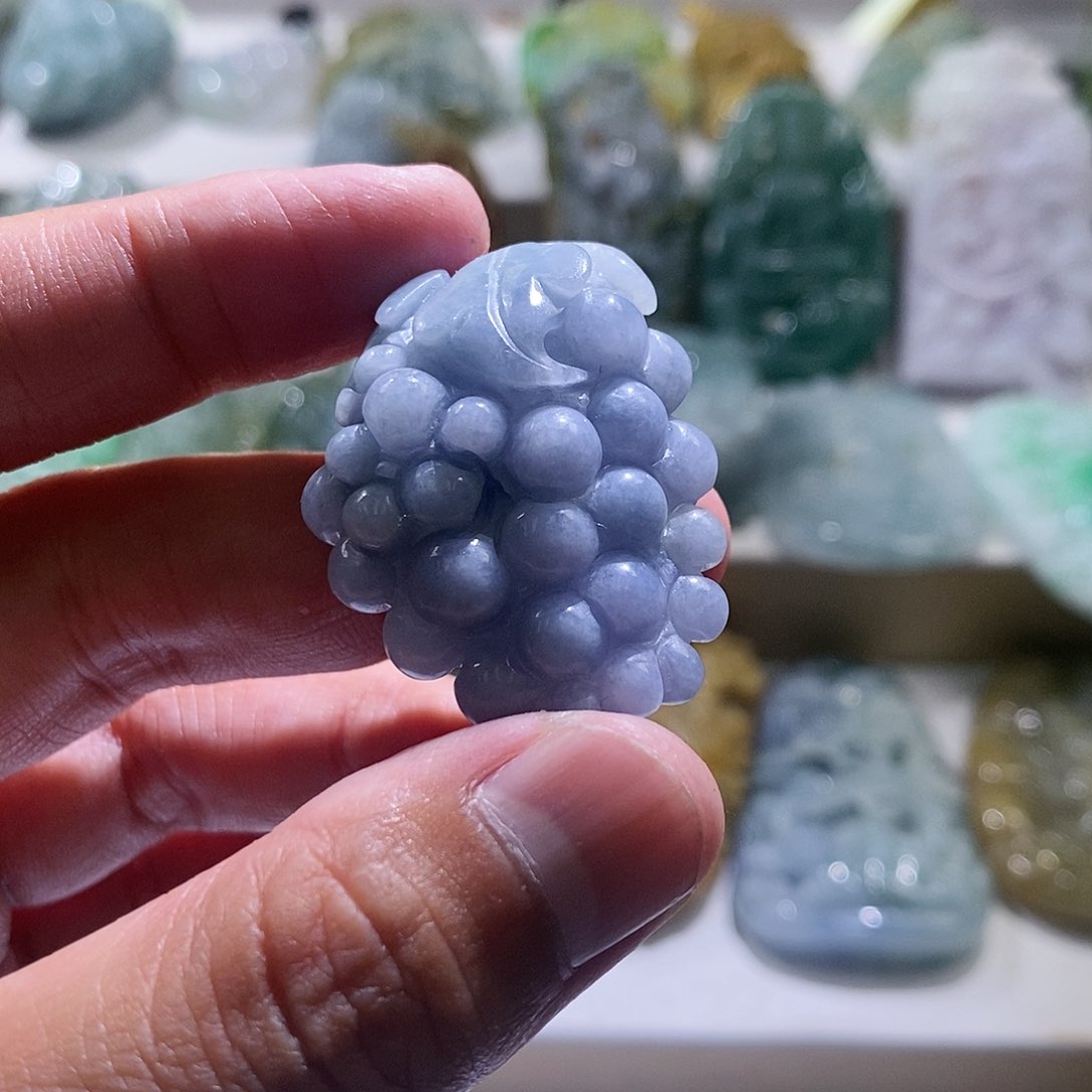 【闪购商品】翡翠颈饰未镶嵌葡萄