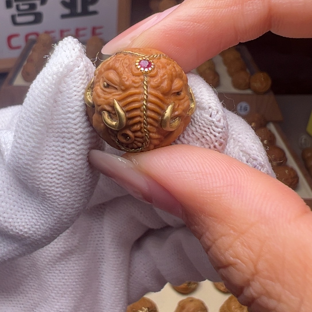 猴头核桃把件镶嵌款象神全品有正常封口线