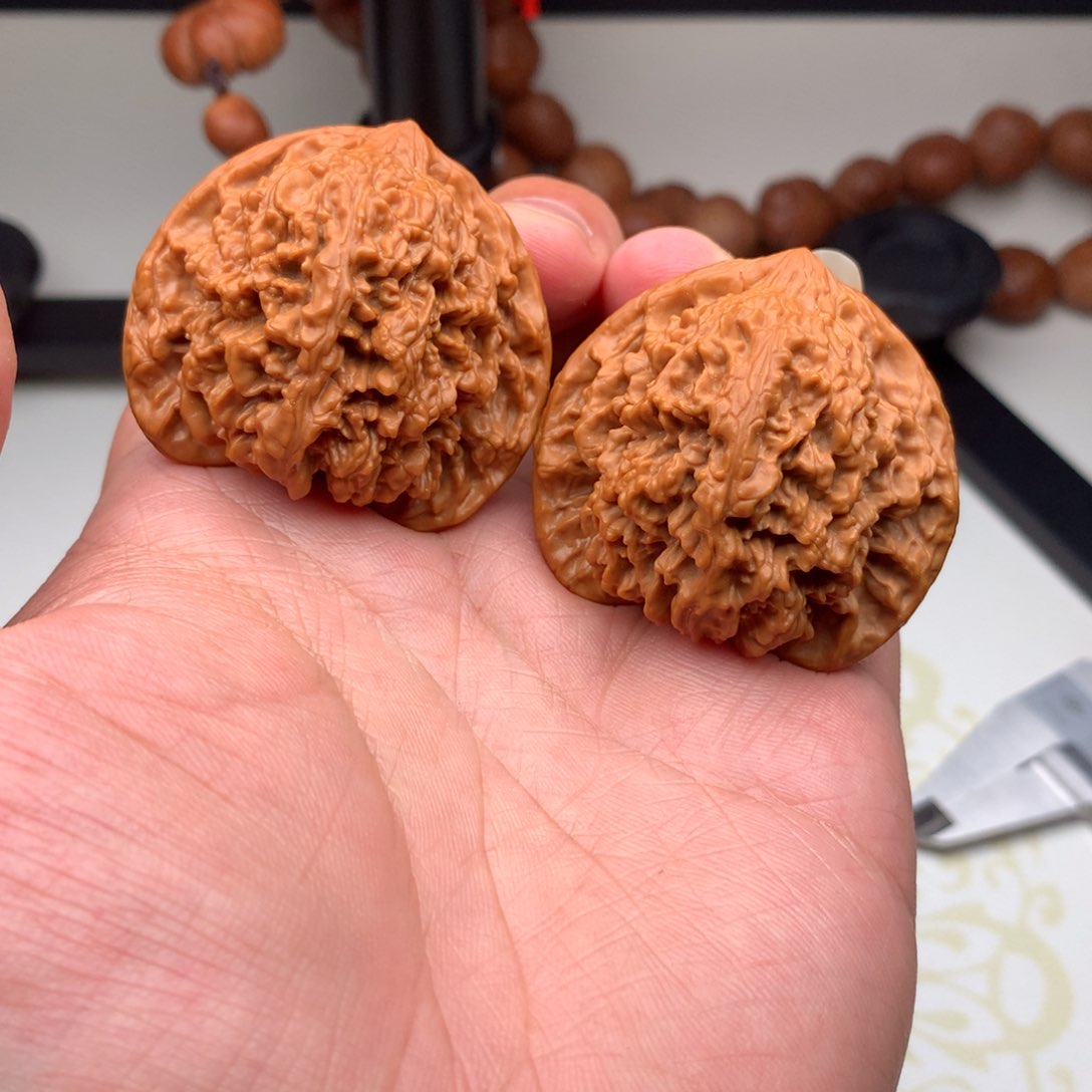 文玩核桃把件一代老树百花山45