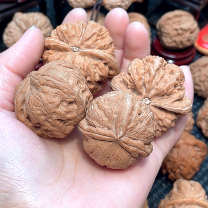 嘣*原装粗筋4.7全品无修，元宝左右逢缘3.8全品无修。