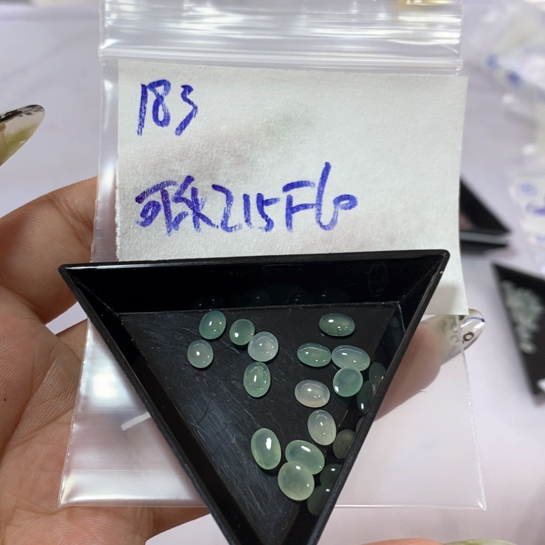 定制翡翠未镶嵌可**伙