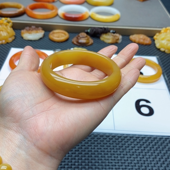 石英质玉手镯未镶嵌随**欲