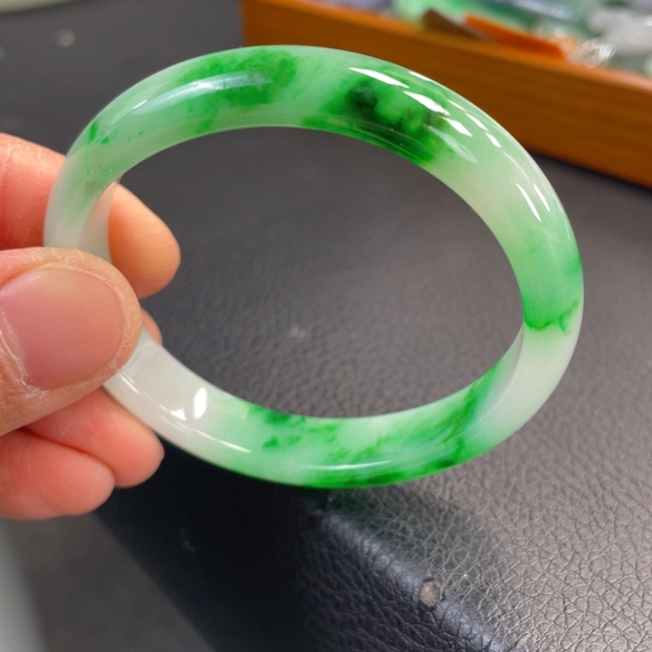 翡翠未镶嵌手镯（贵妃镯）缅甸翡翠