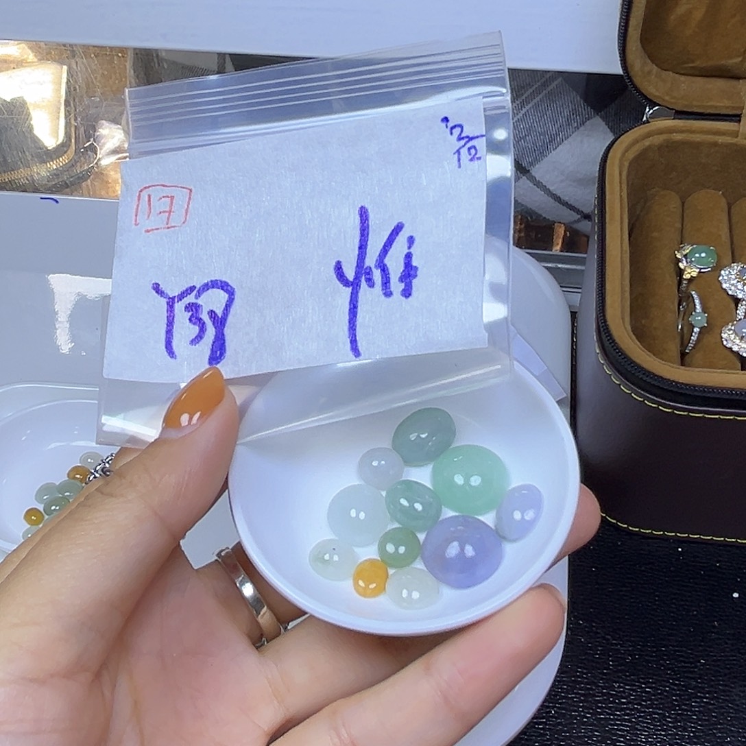 惟***定制翡翠未镶嵌翡翠