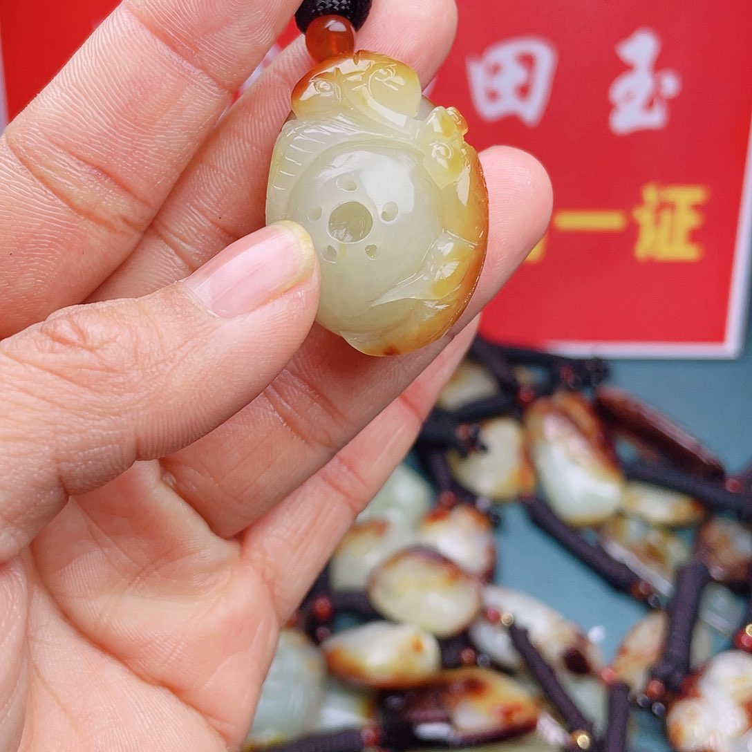 和田玉颈饰未镶嵌