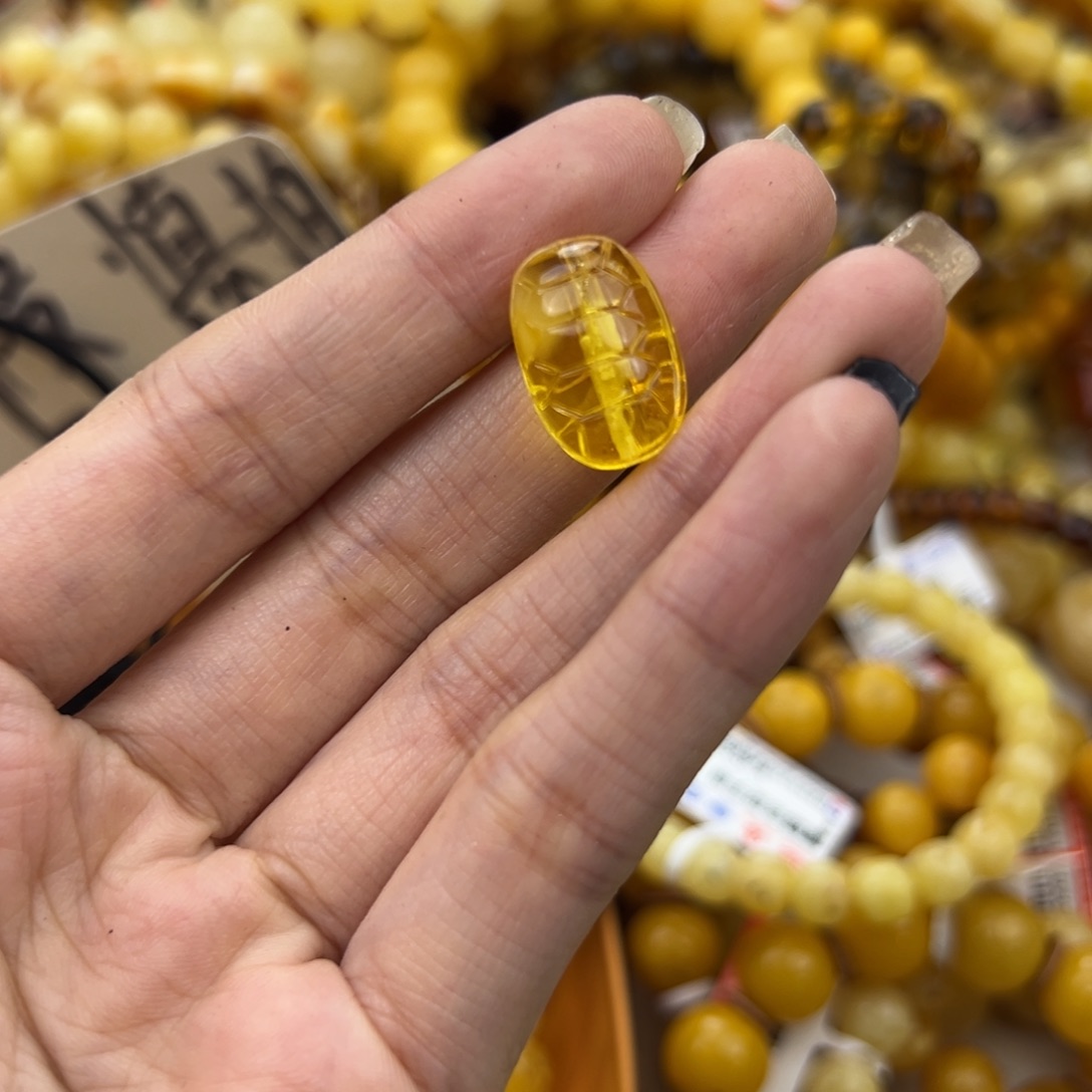 琥珀珠宝奇石未镶嵌