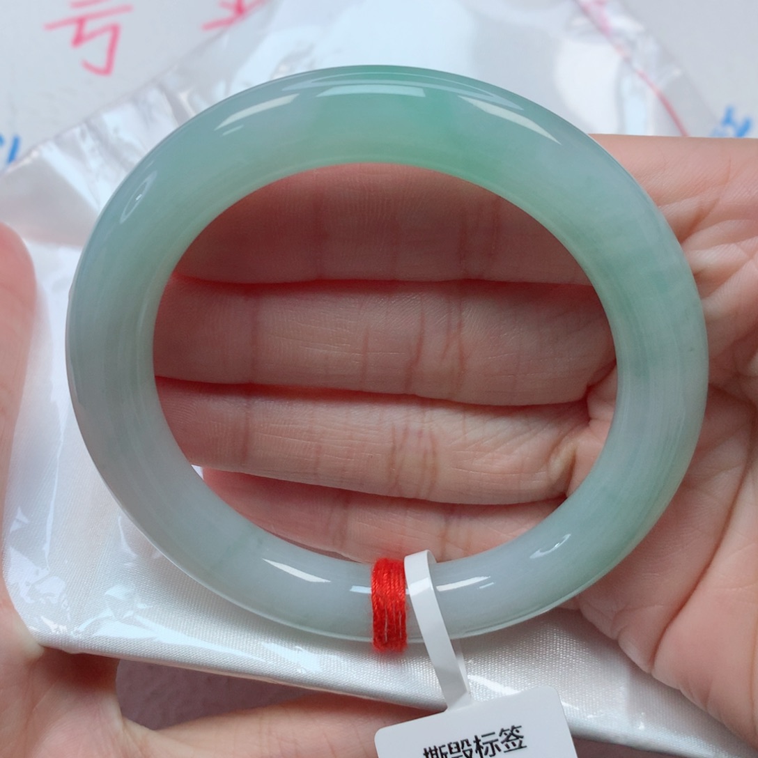 翡翠手镯未镶嵌56圆条 晴底 完整度高 细腻