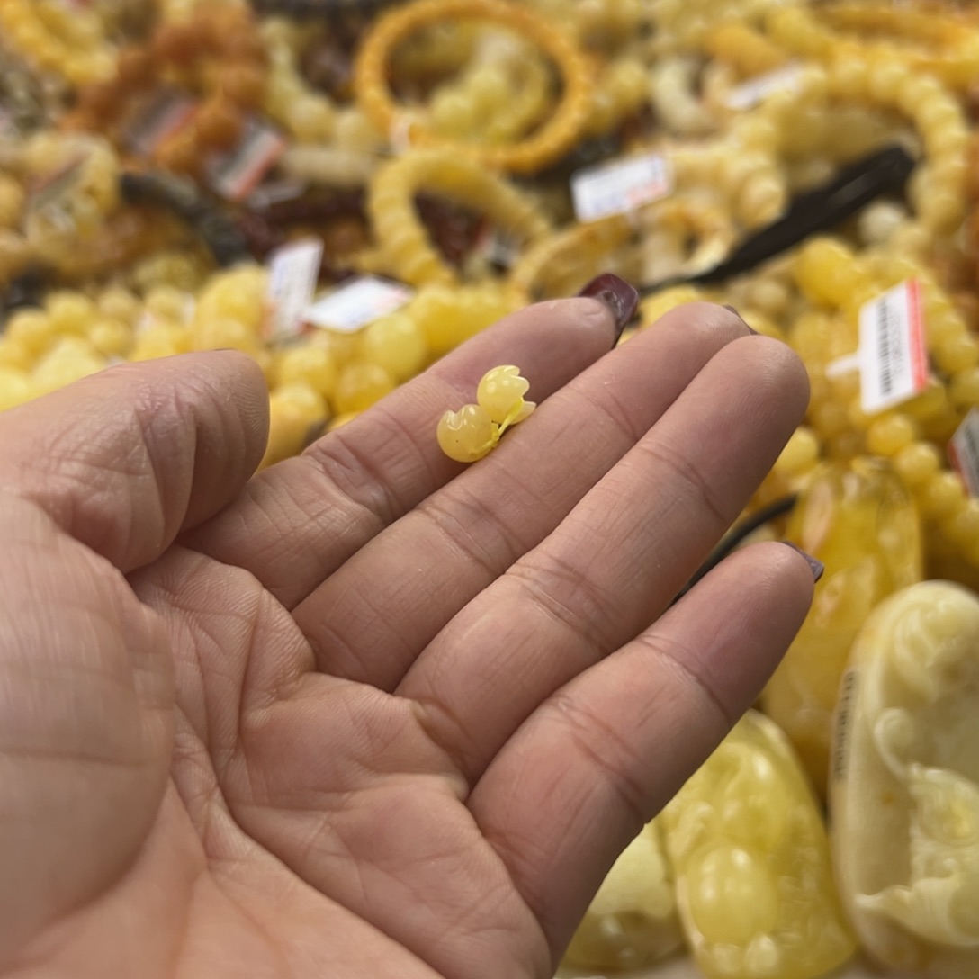 琥珀珠宝奇石未镶嵌