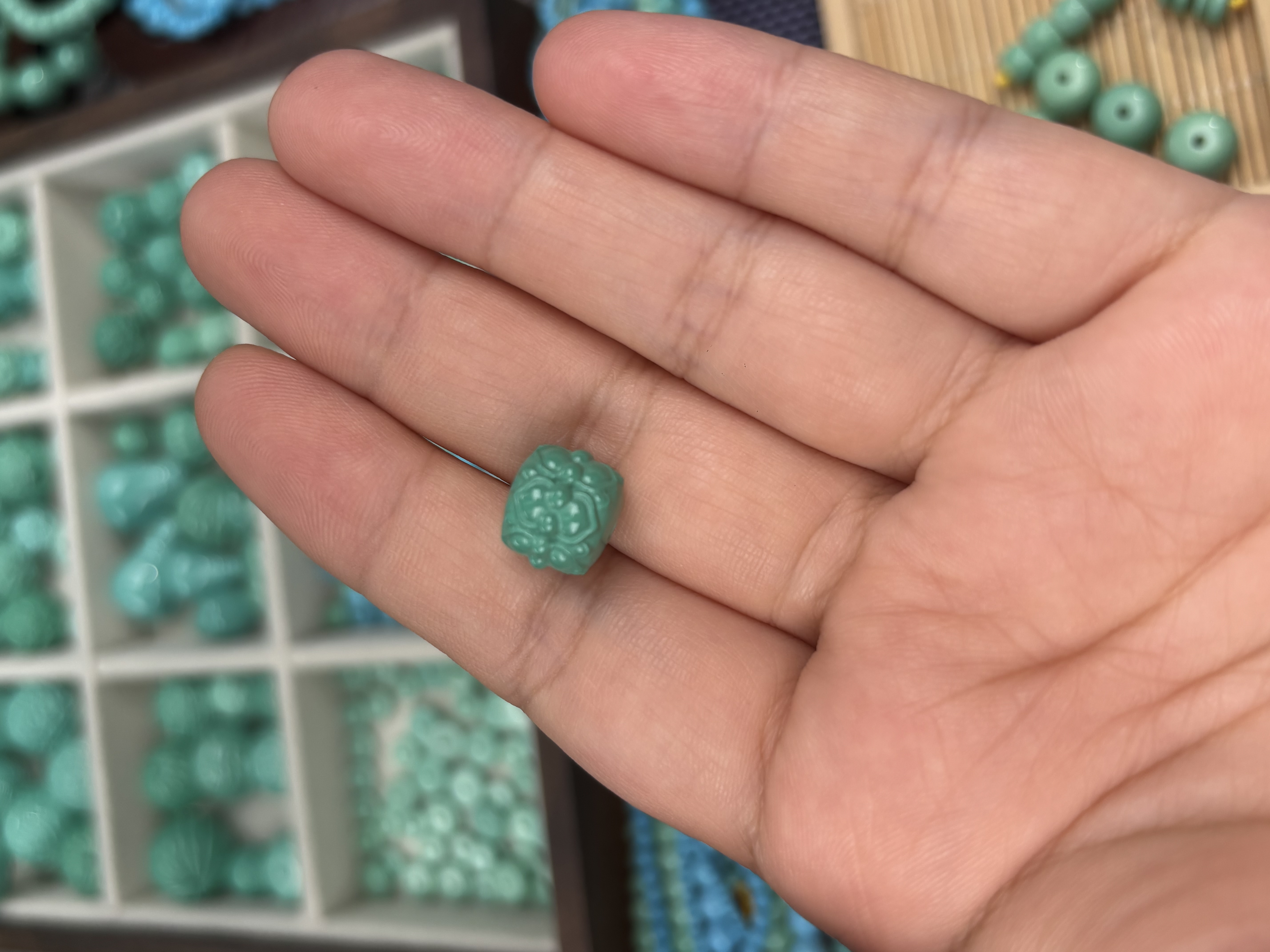 湖北精品源产并蒂莲花造型珠11mm