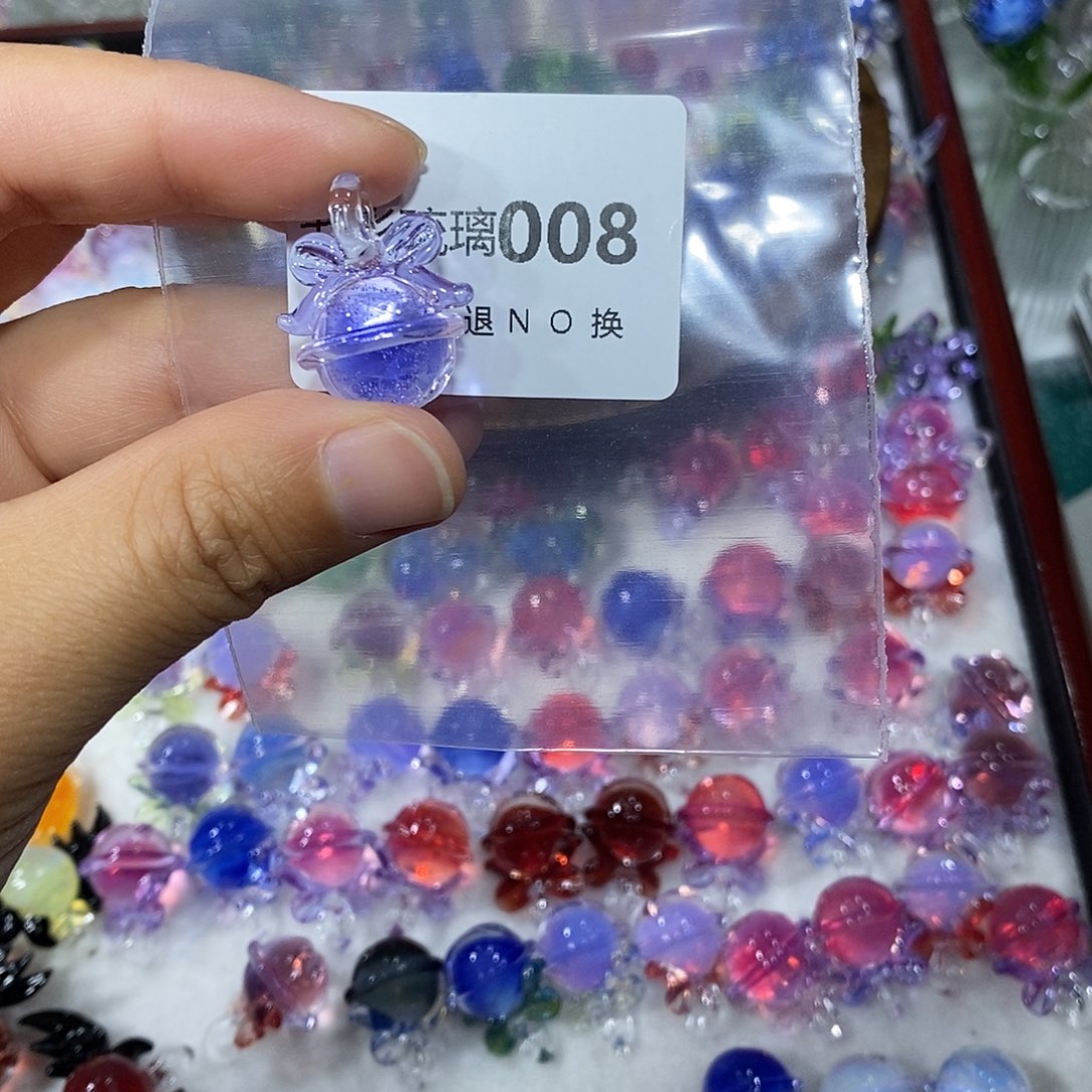 玻璃颈饰8铃铛一个