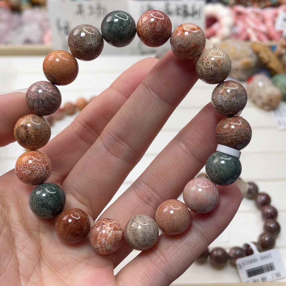 未镶嵌手链硅化玉手****8068