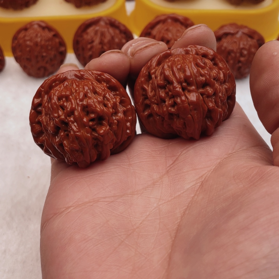 玺***）文玩核桃吊坠40四座楼