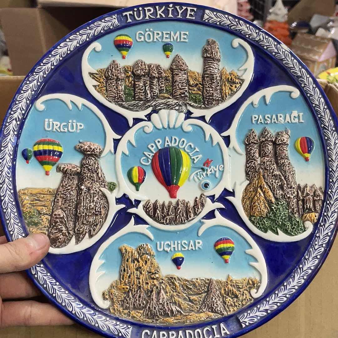 摆件   磕碰。封釉。