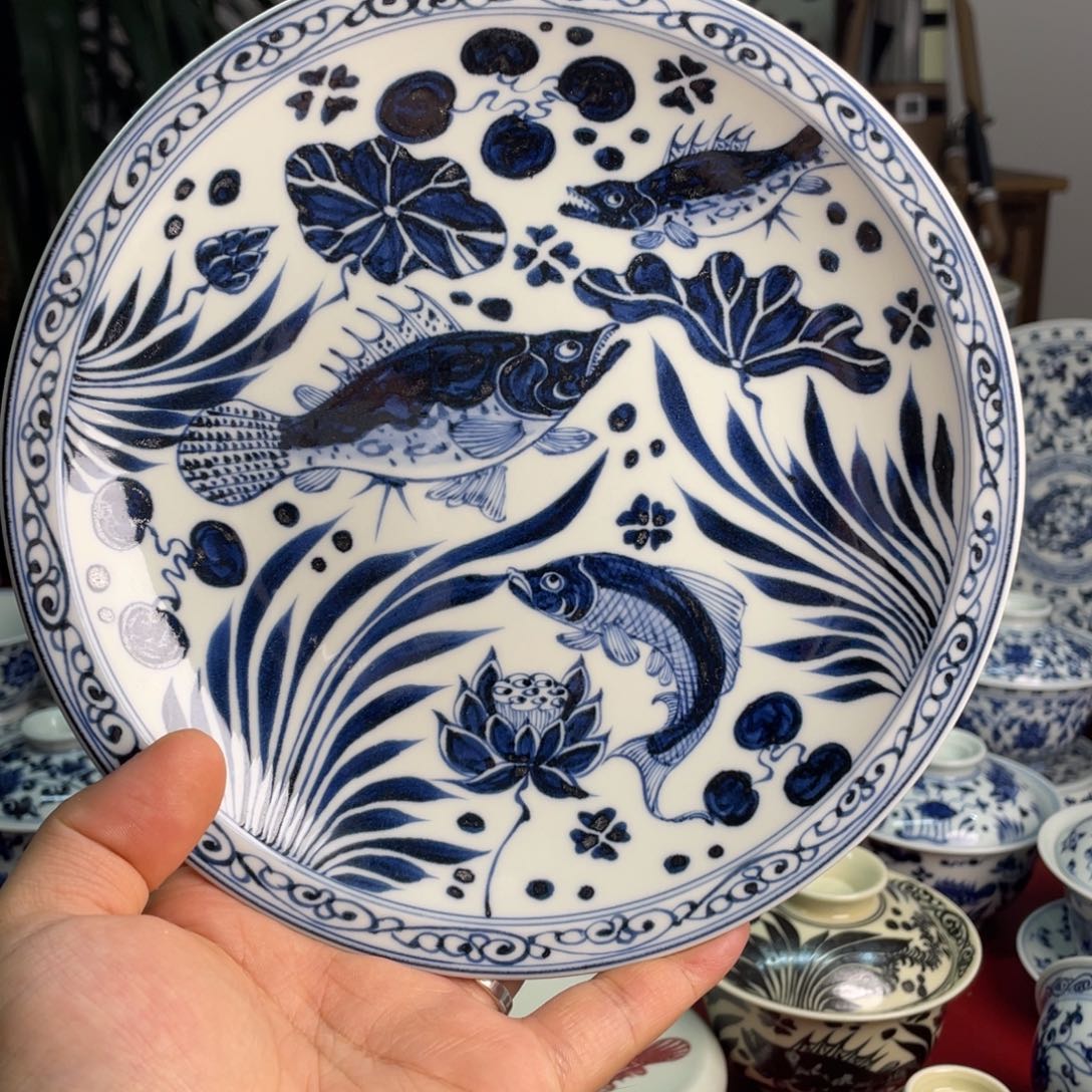 元青花鱼藻纹壶承微瑕