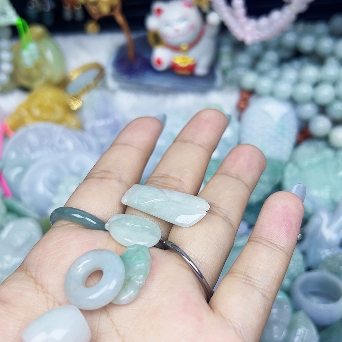 翡翠未镶嵌颈饰122