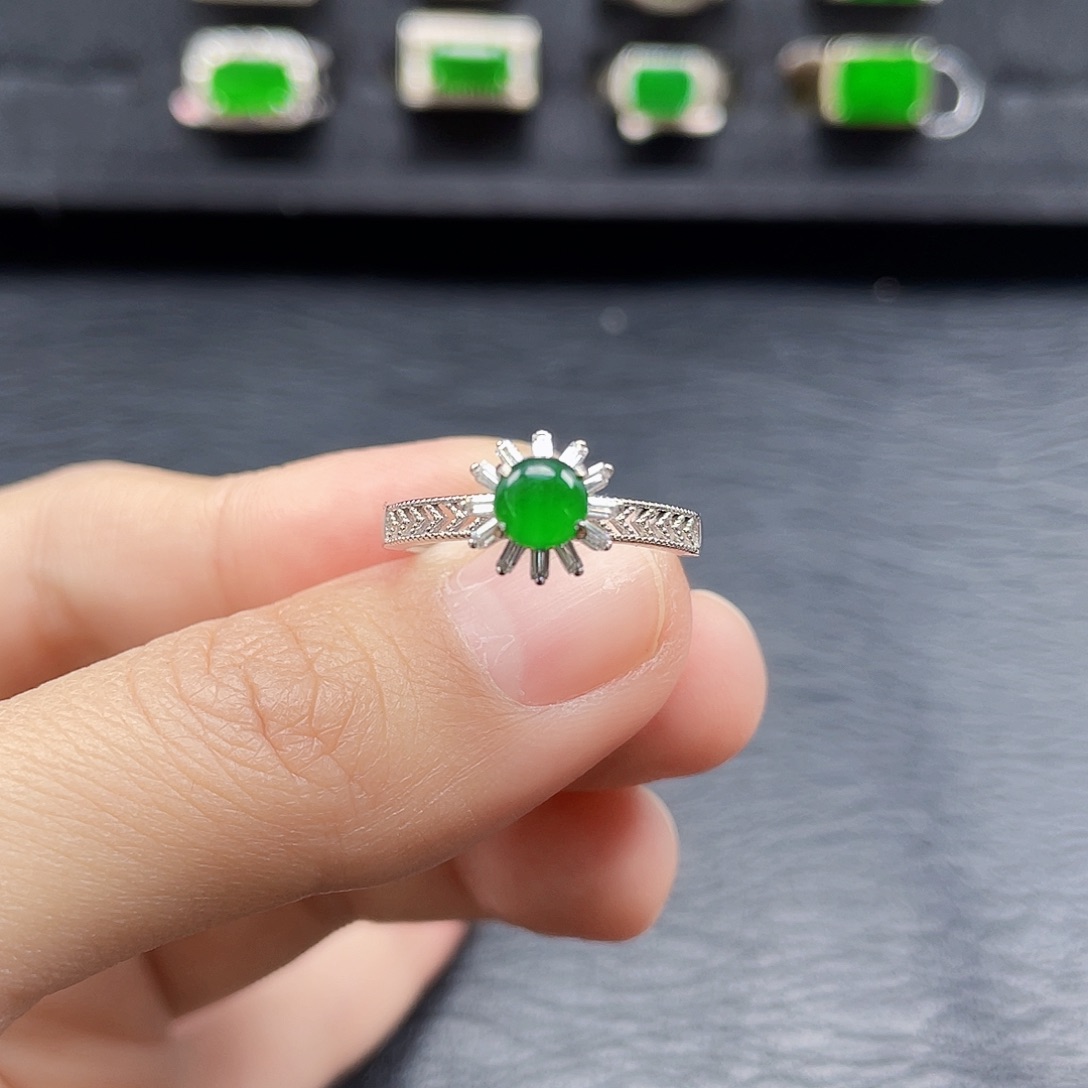 翡翠戒指银S925镶嵌天然a货翡翠