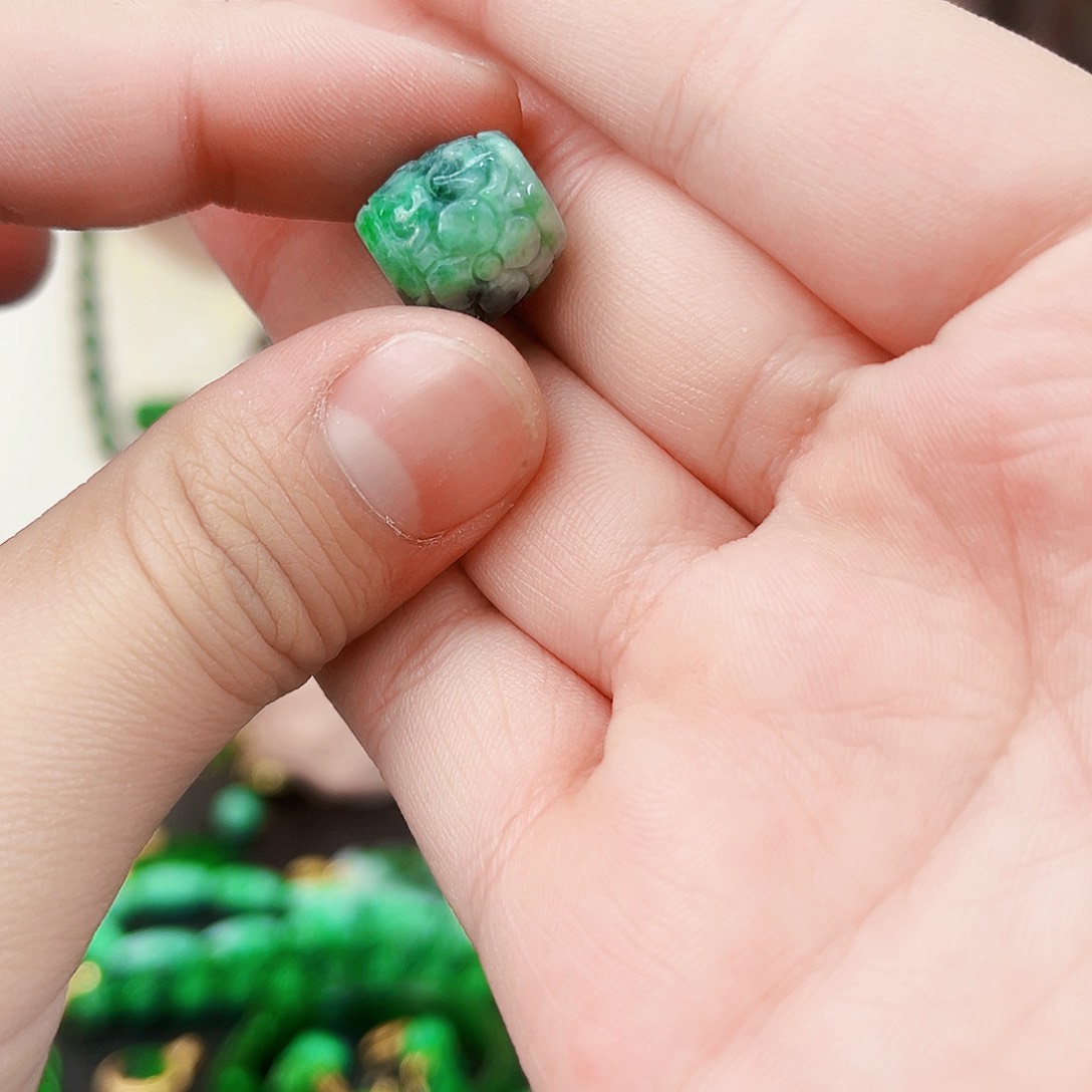 翡翠未镶嵌颈饰多样性发货