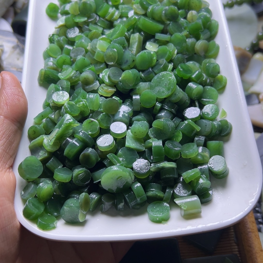 和田玉（糖玉）未镶嵌挂件