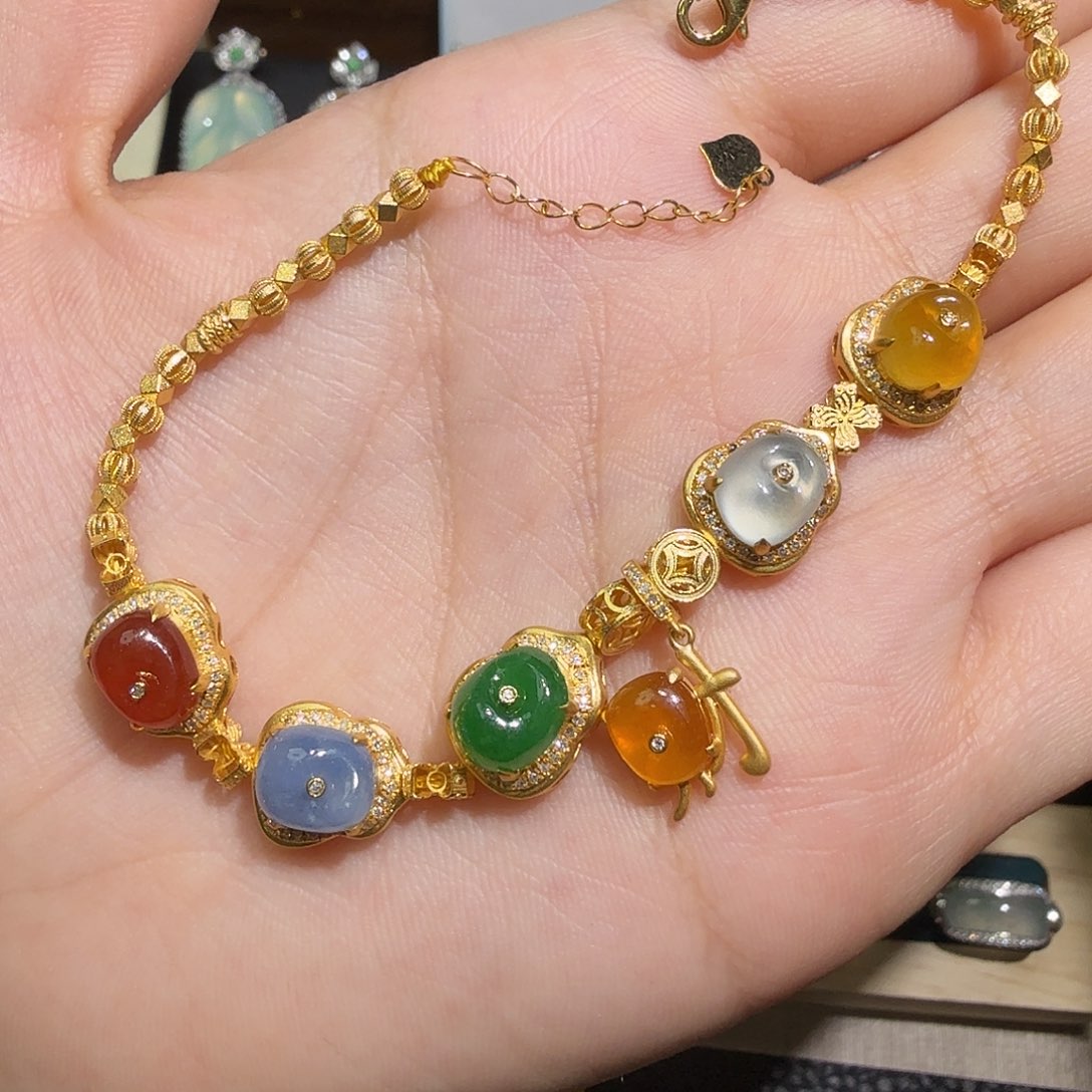 18K金镶嵌手链翡翠