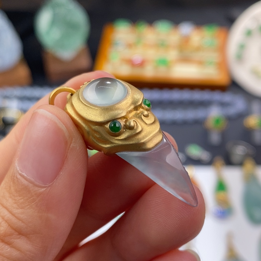 翡翠颈饰18K金镶嵌大鹏展翅
