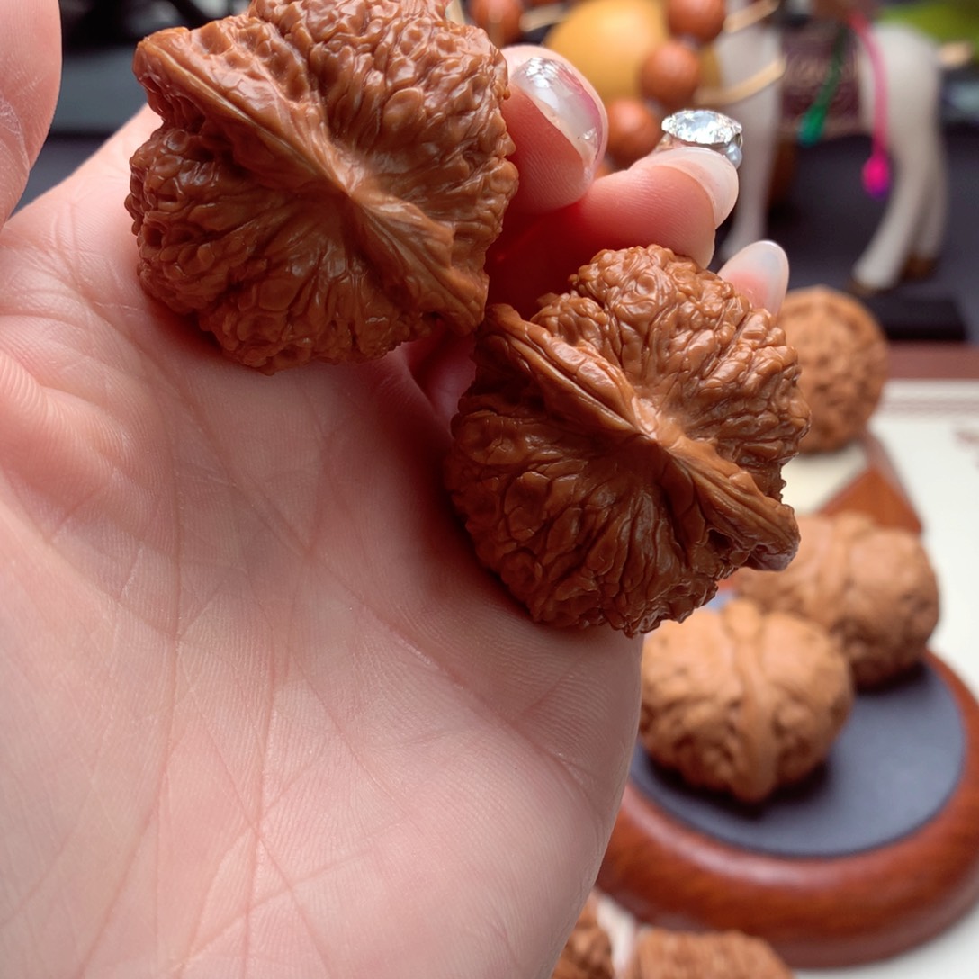 五线菩提吊坠血麒麟。      6号