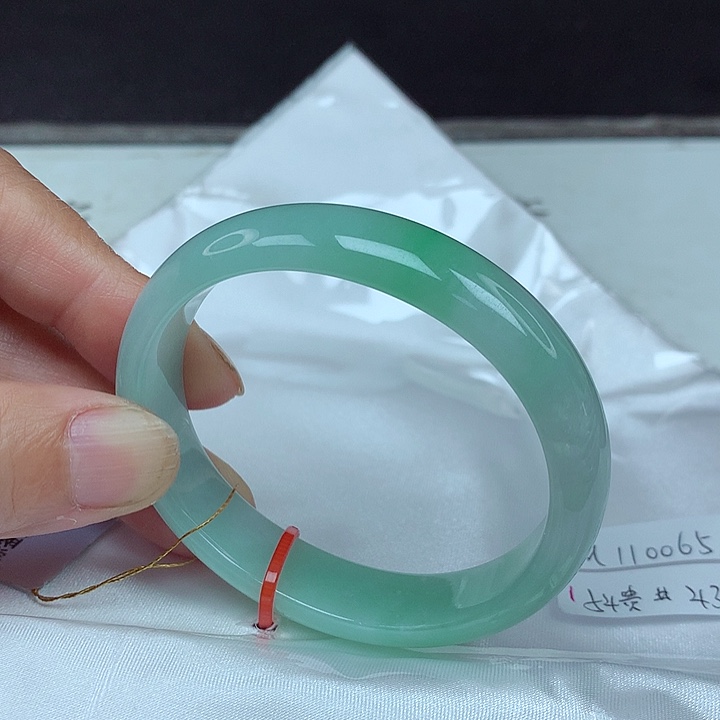 翡翠未镶嵌手镯54贵0065