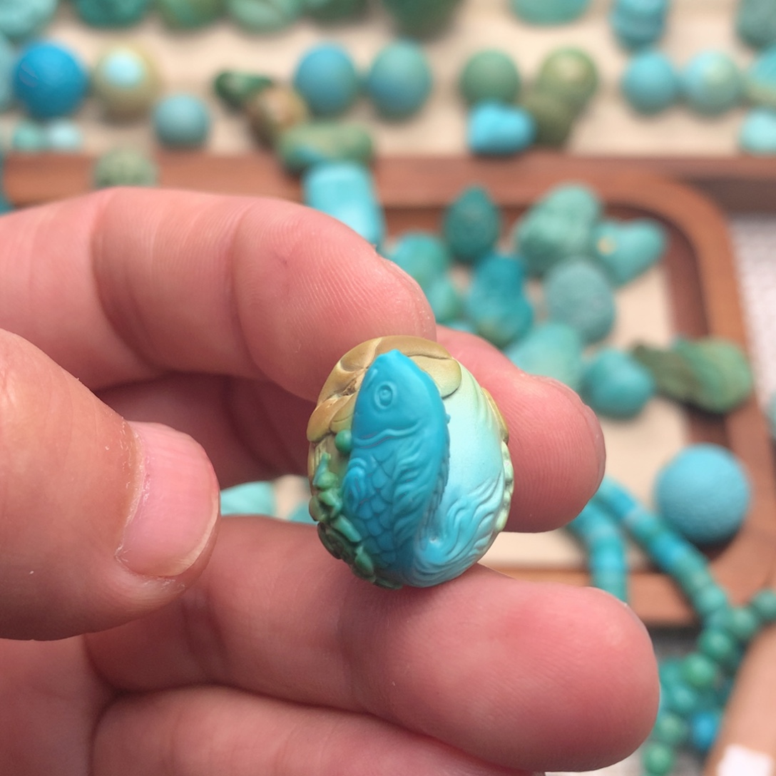 一***晶绿松石未镶嵌颈饰