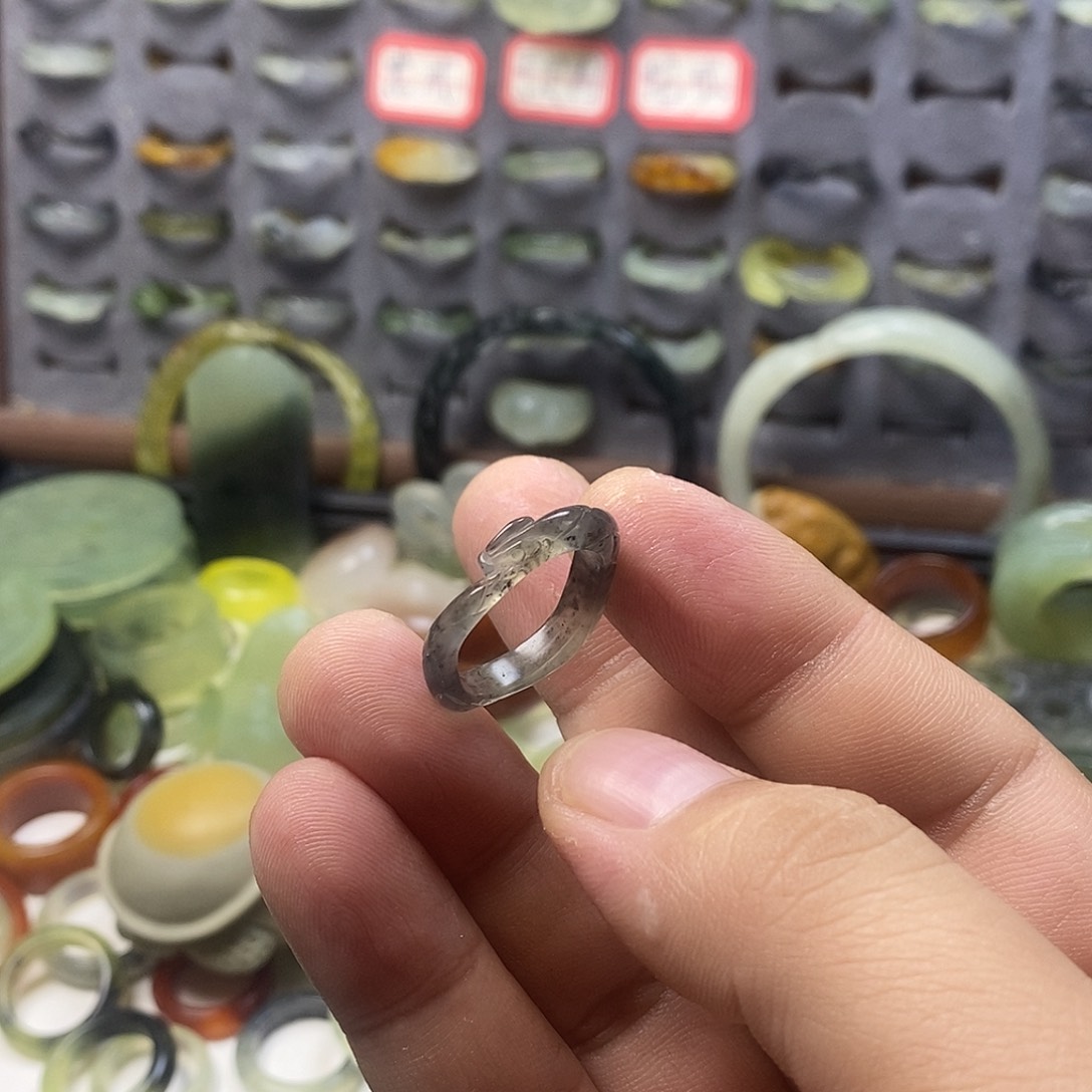 阿***ꪶ蛇纹石玉未镶嵌戒指