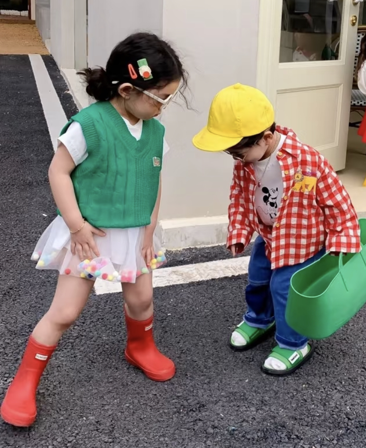 轩赫童品儿童洋气童装链接（默认微瑕）