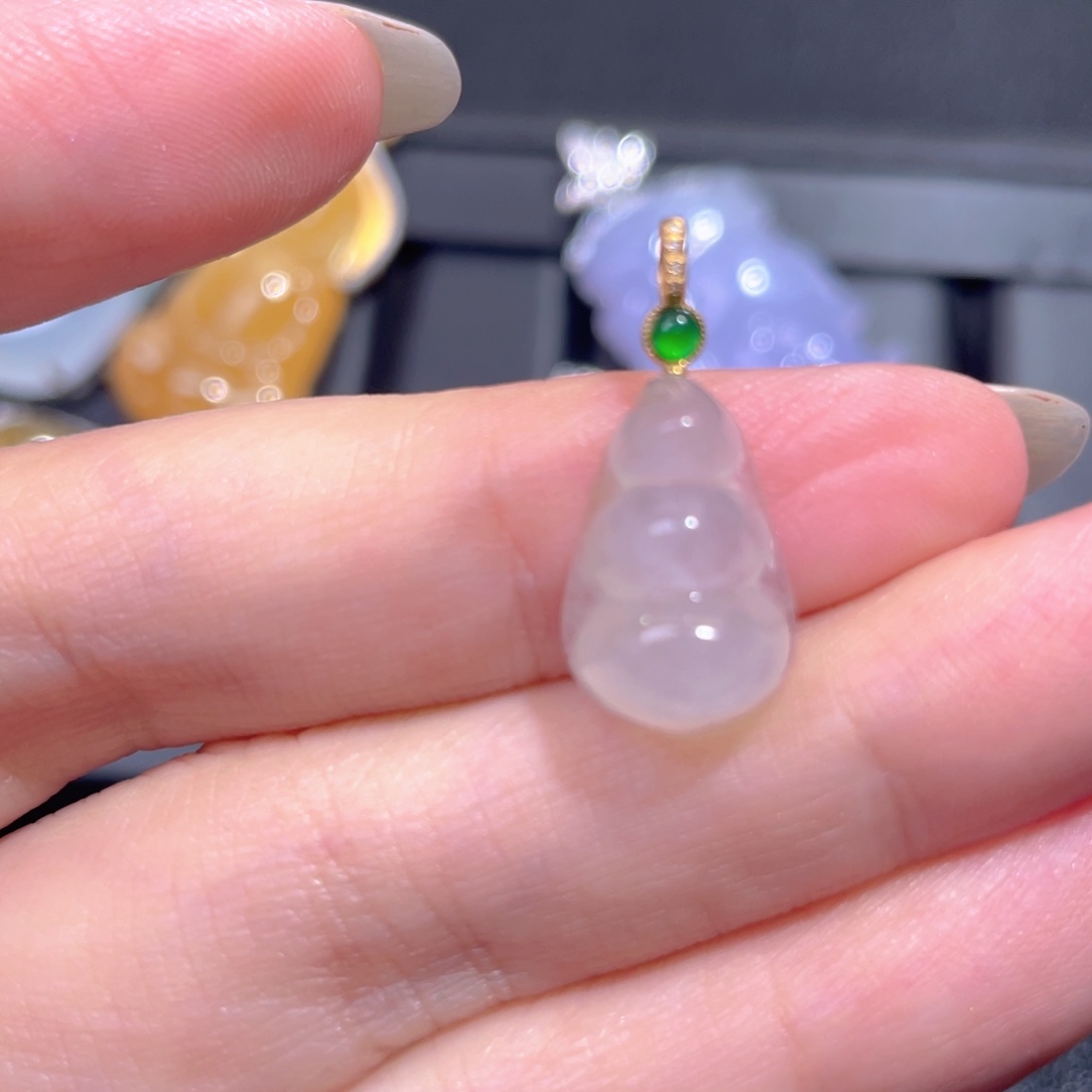 颈饰18K金镶嵌翡翠翡翠