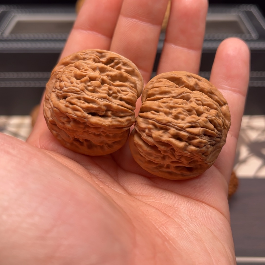 文玩核桃吊坠两***斤39汉高楼