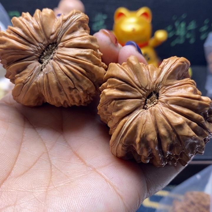 S***s吊坠文玩核桃楼王