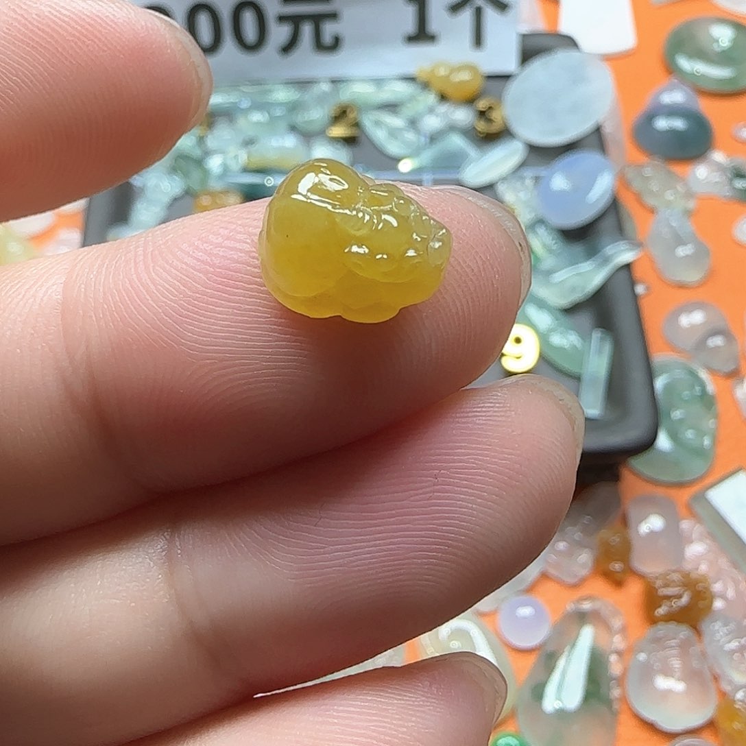 定制翡翠未镶嵌翡翠