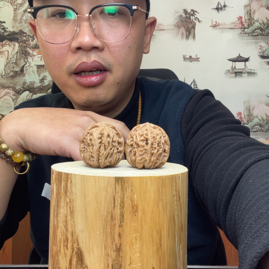 已***丶文玩核桃把件四座楼