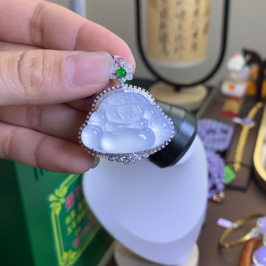 翡翠颈饰18K金镶嵌翡翠