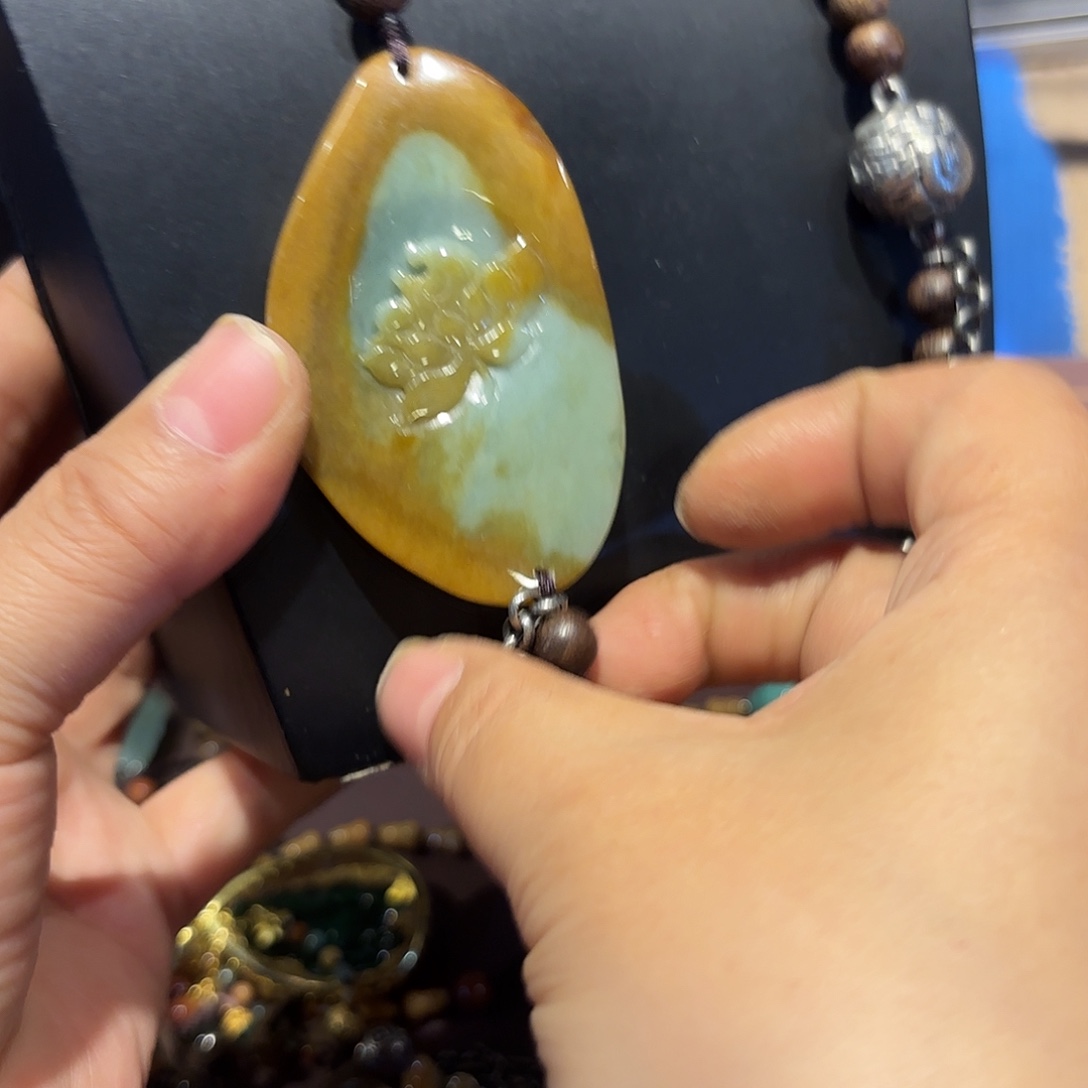 翡翠未镶嵌颈饰我