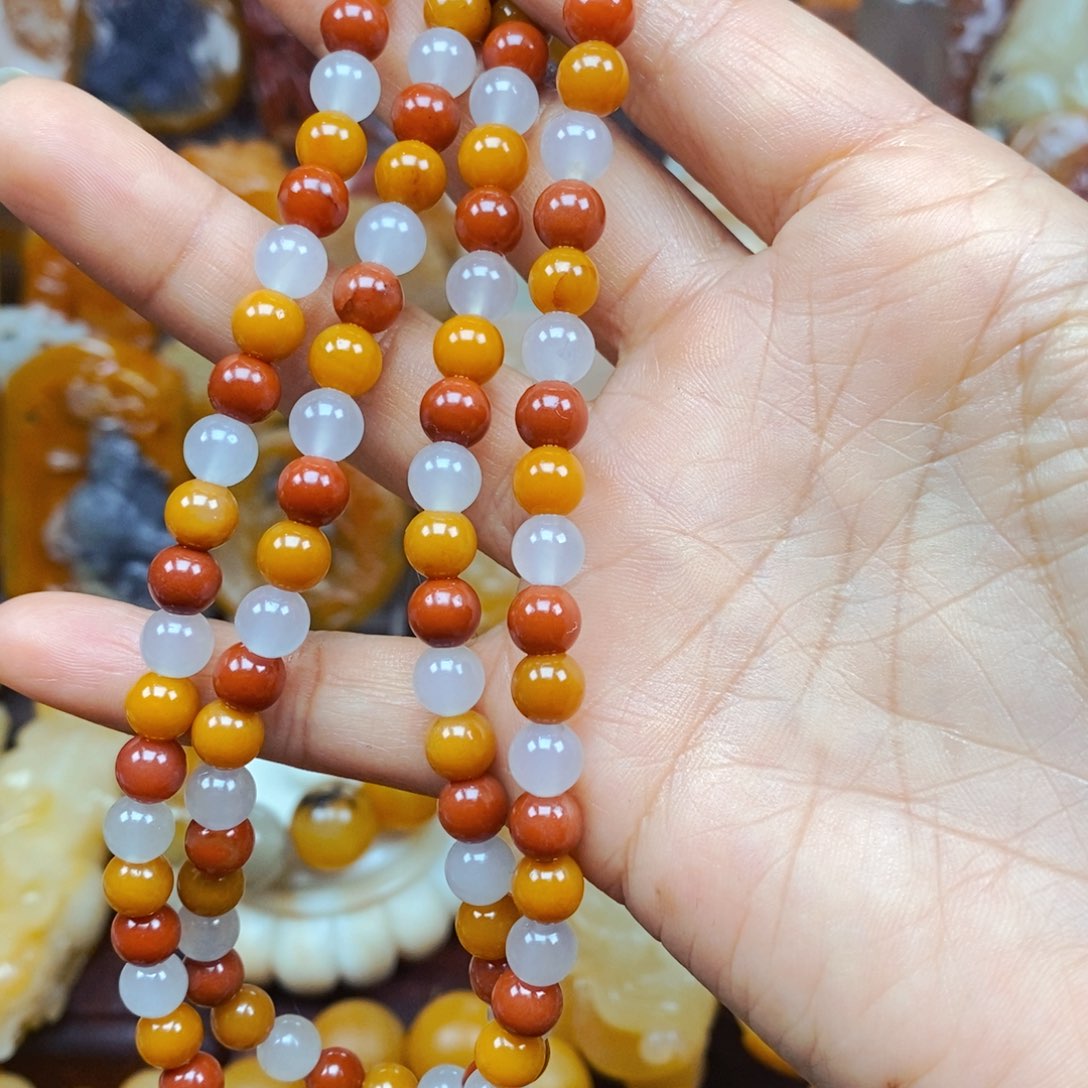 石英质玉（黄龙玉）颈饰未镶嵌