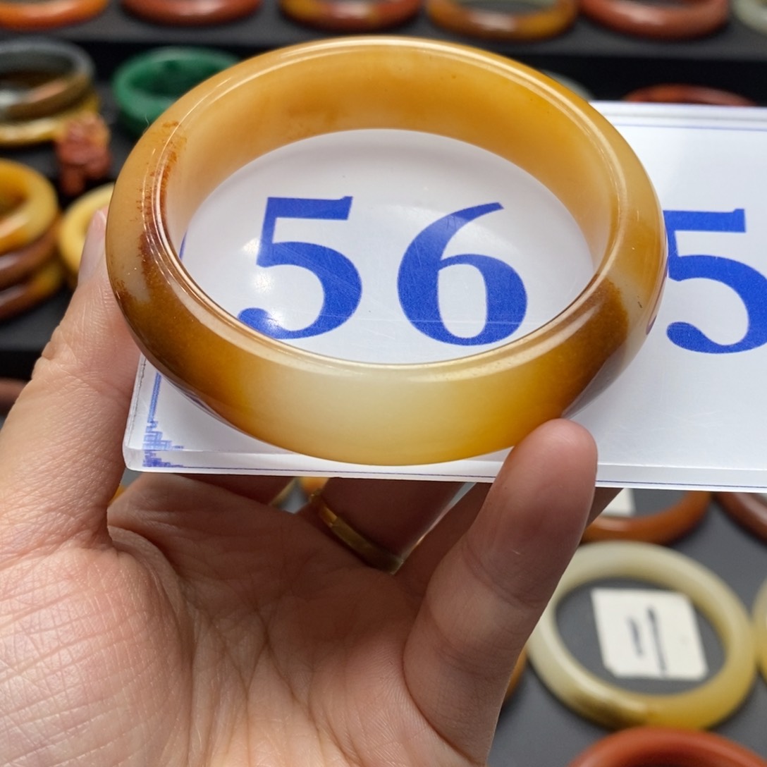 石英质玉（黄龙玉）手镯未镶嵌