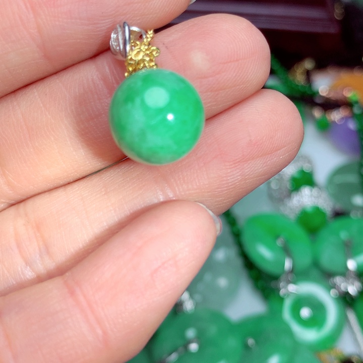 翡翠吊坠(不含链)未镶嵌