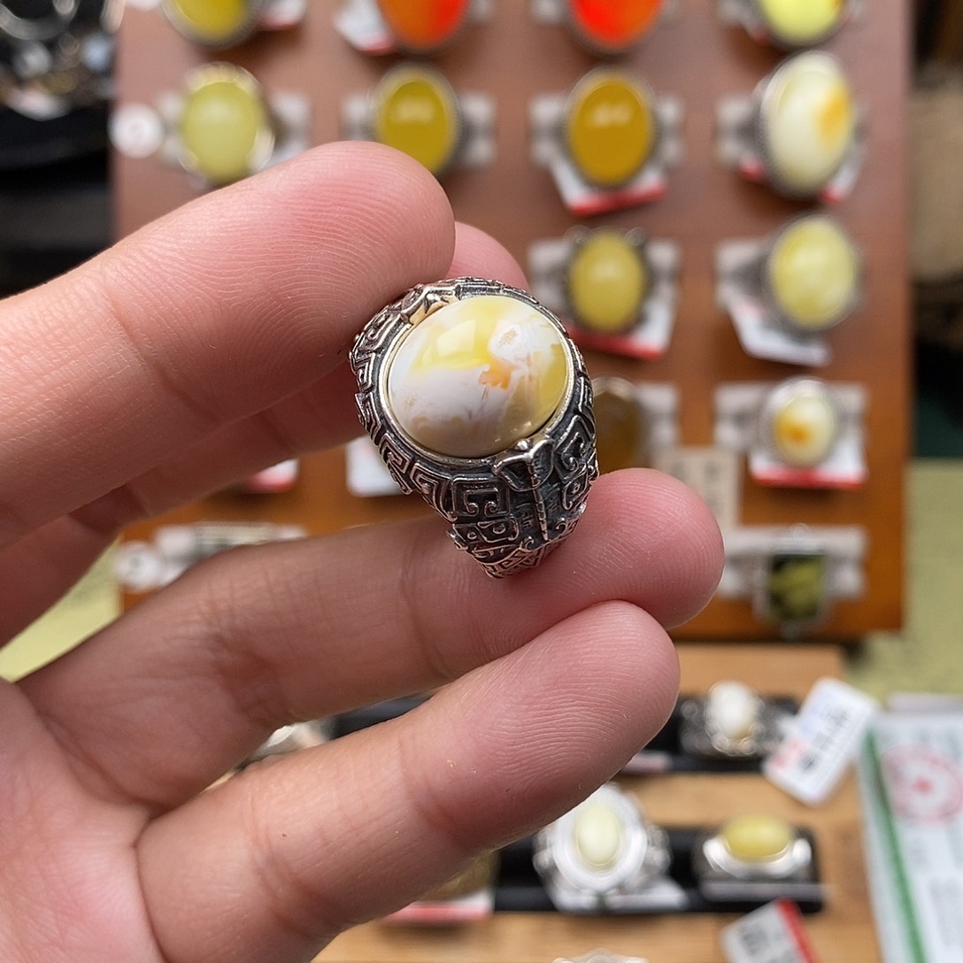 琥珀戒指银S925镶嵌蜜蜡
