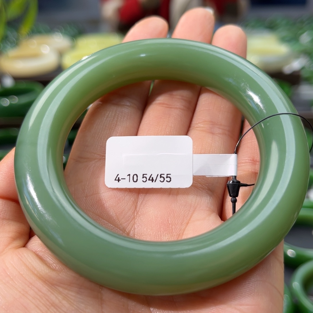 和田玉（碧玉）手镯未镶嵌