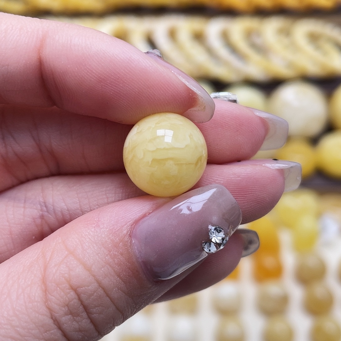 琥珀未镶嵌裸石13.5mm圆珠