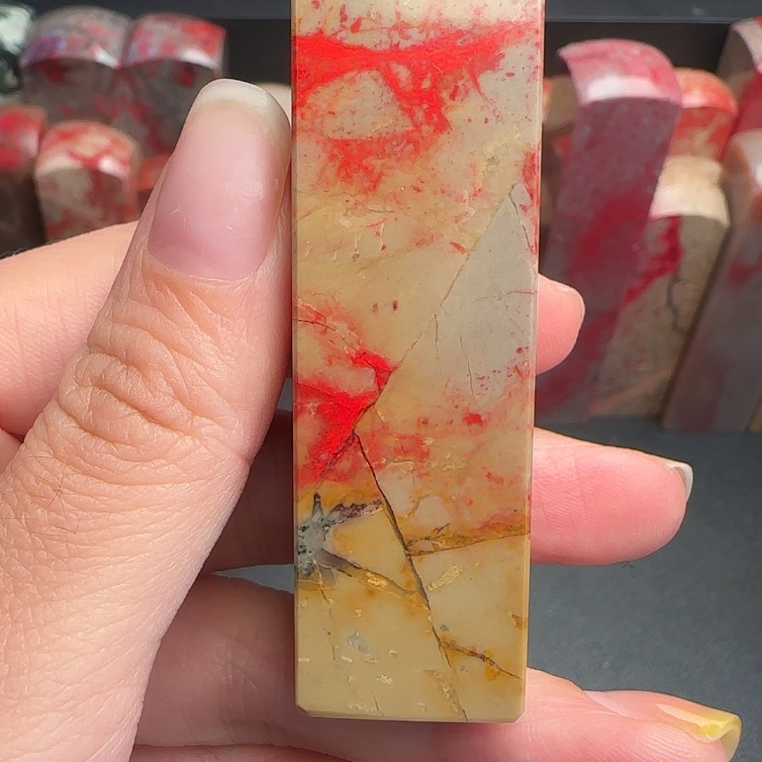 昌化石昌化鸡血石