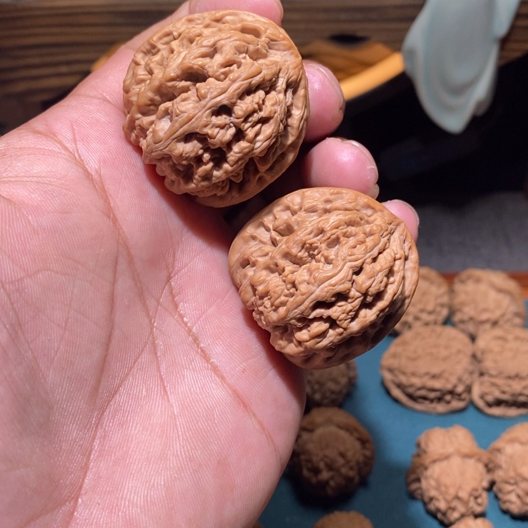 文玩核桃吊坠大粗筋40