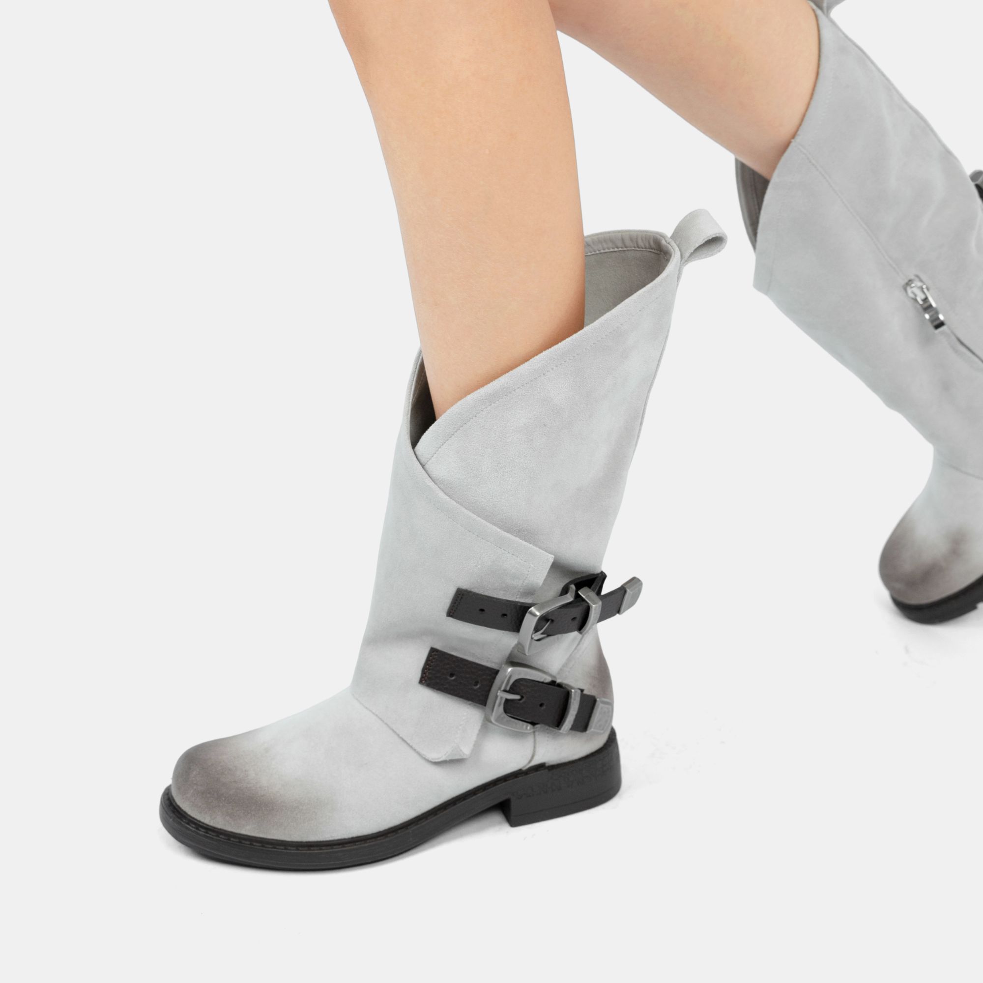 Cihi'Ahoilc' 做旧擦色 粗跟厚底褶皱复古长靴